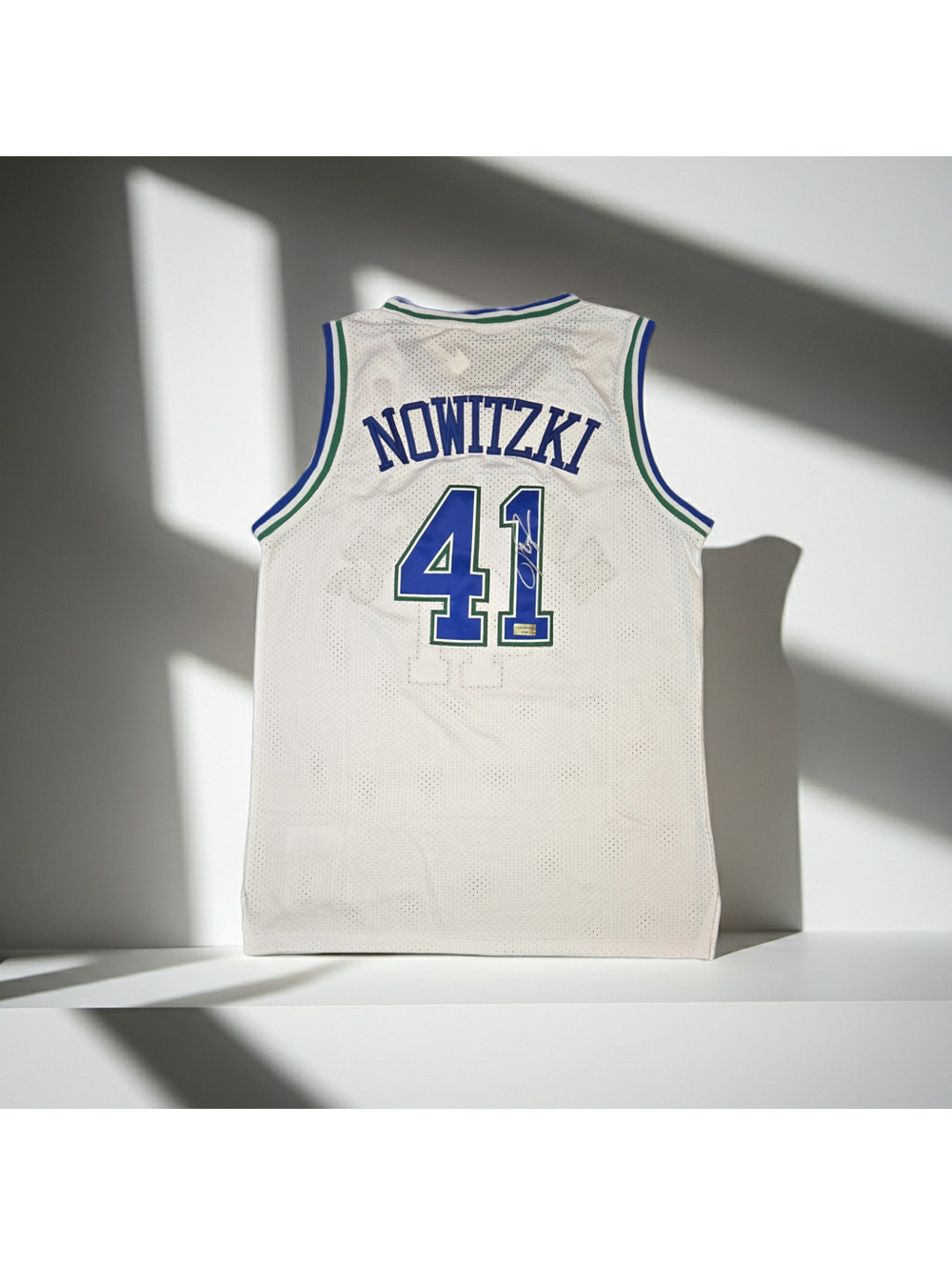Dirk Nowitzki Signed Jersey #41 Dallas Mavericks w/COA (L)